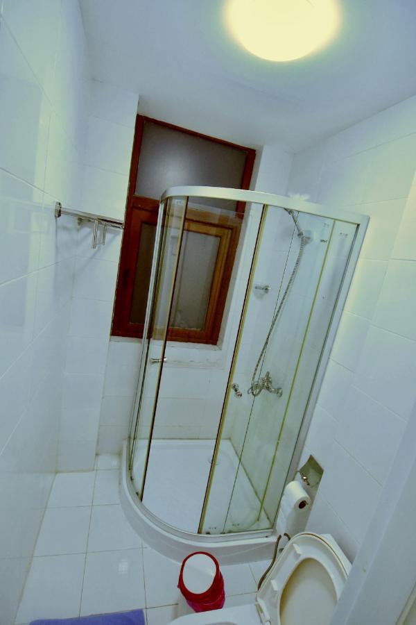 Aden Apartments Tbilisi Buitenkant foto